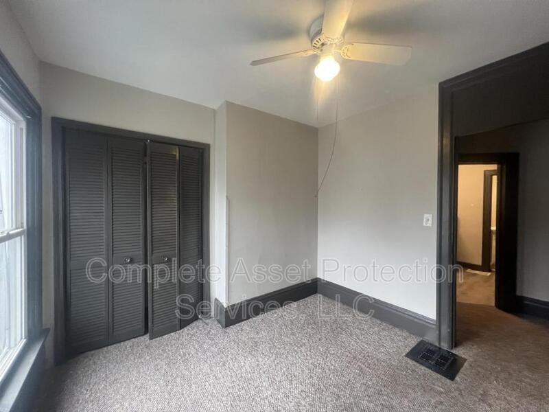 1405 Jefferson Ave #B - Photo 7 of 8