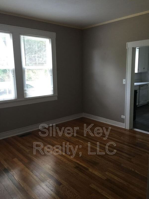 516 Eastanallee Ave - Photo 4 of 22