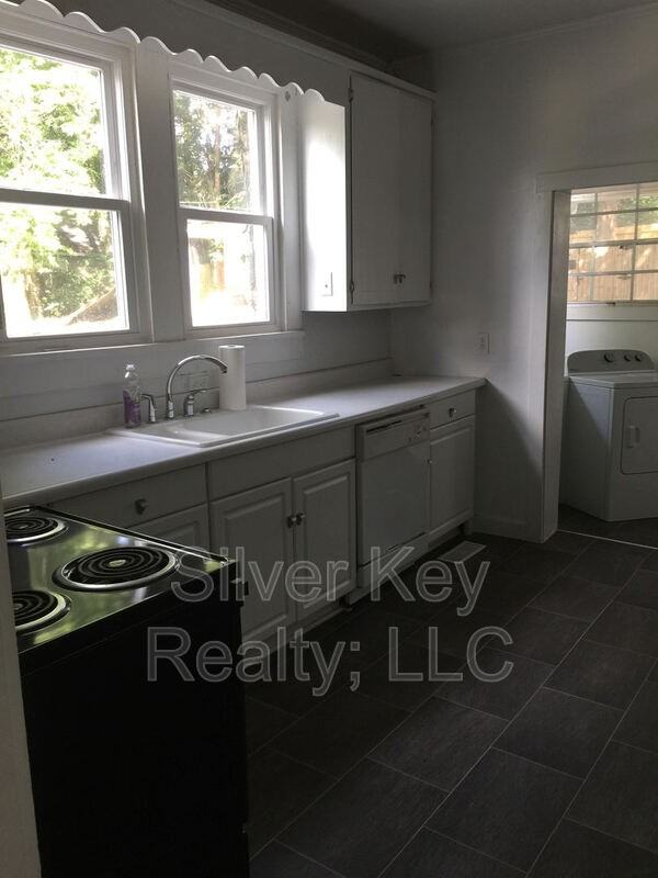 516 Eastanallee Ave - Photo 6 of 22