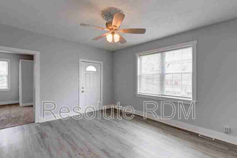 743 Cottage Ave - Photo 5 of 37
