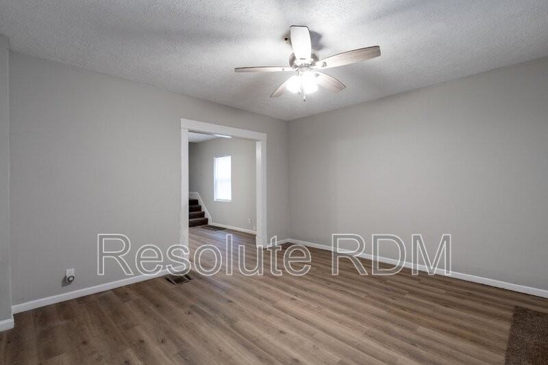 1920 Sugar Grove Ave - Photo 5 of 28