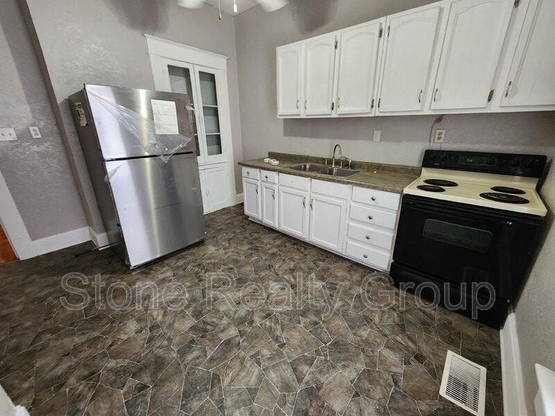 2412 N 13th 1/2 St - Photo 3 of 7
