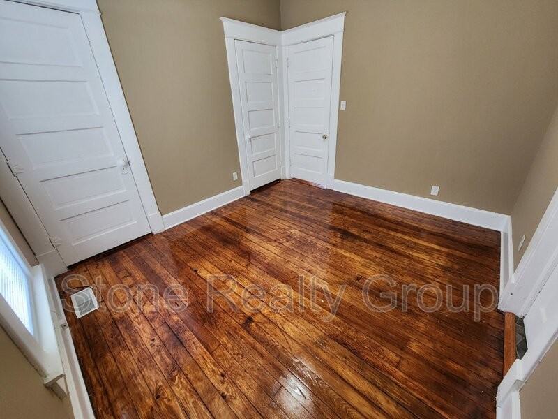 2412 N 13th 1/2 St - Photo 4 of 7