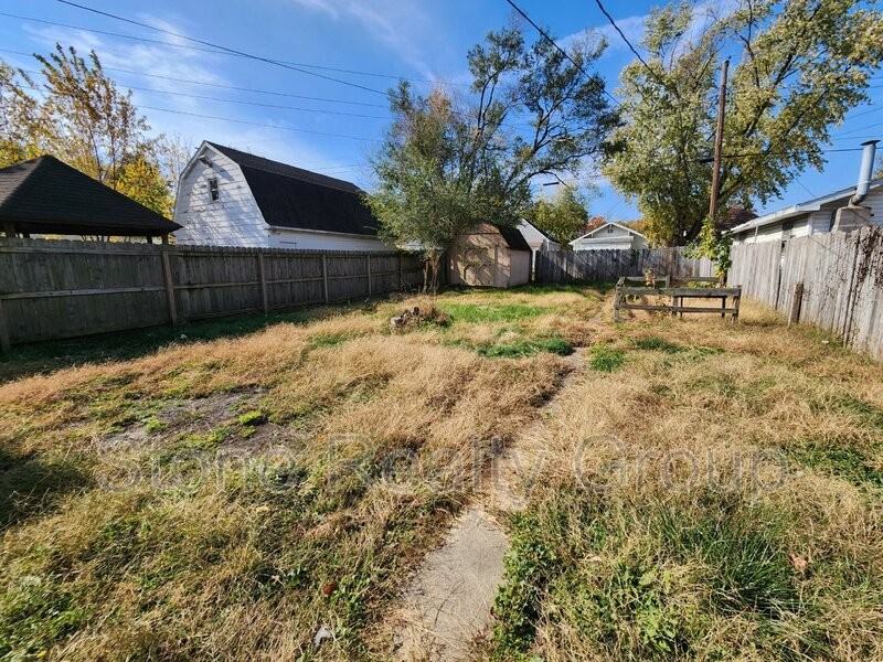 2412 N 13th 1/2 St - Photo 6 of 7