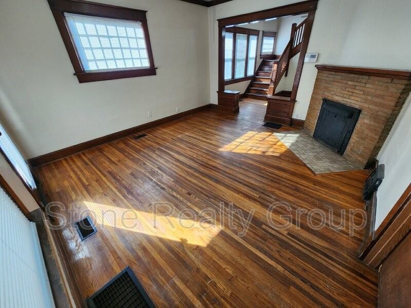 1732 Garfield Ave - Photo 2 of 13