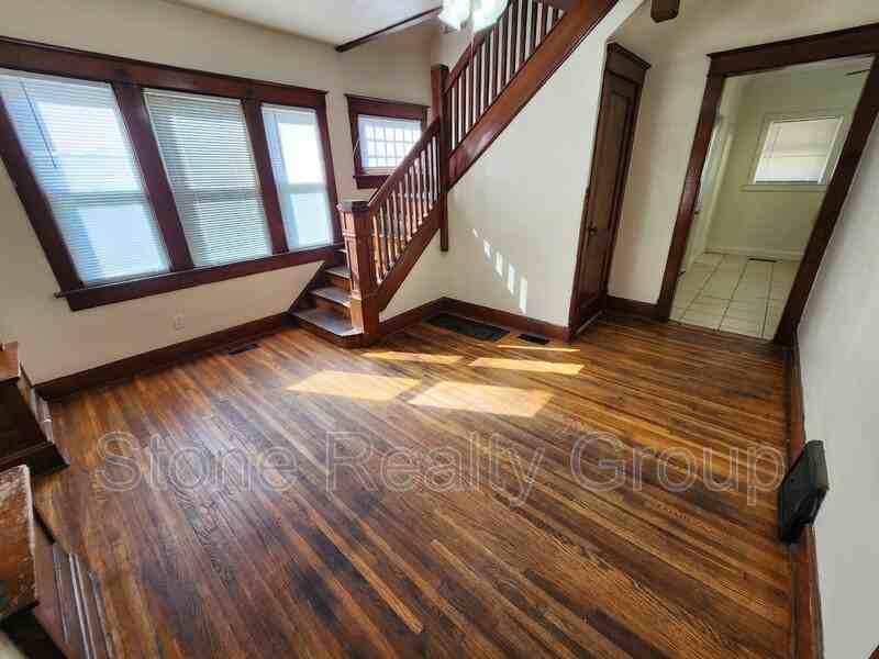 1732 Garfield Ave - Photo 3 of 13