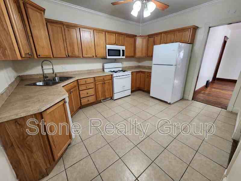 1732 Garfield Ave - Photo 5 of 15