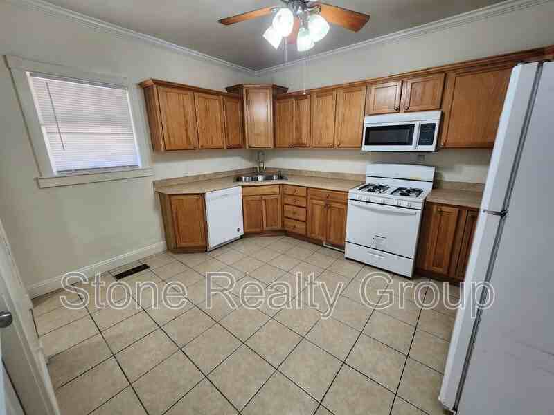1732 Garfield Ave - Photo 6 of 15