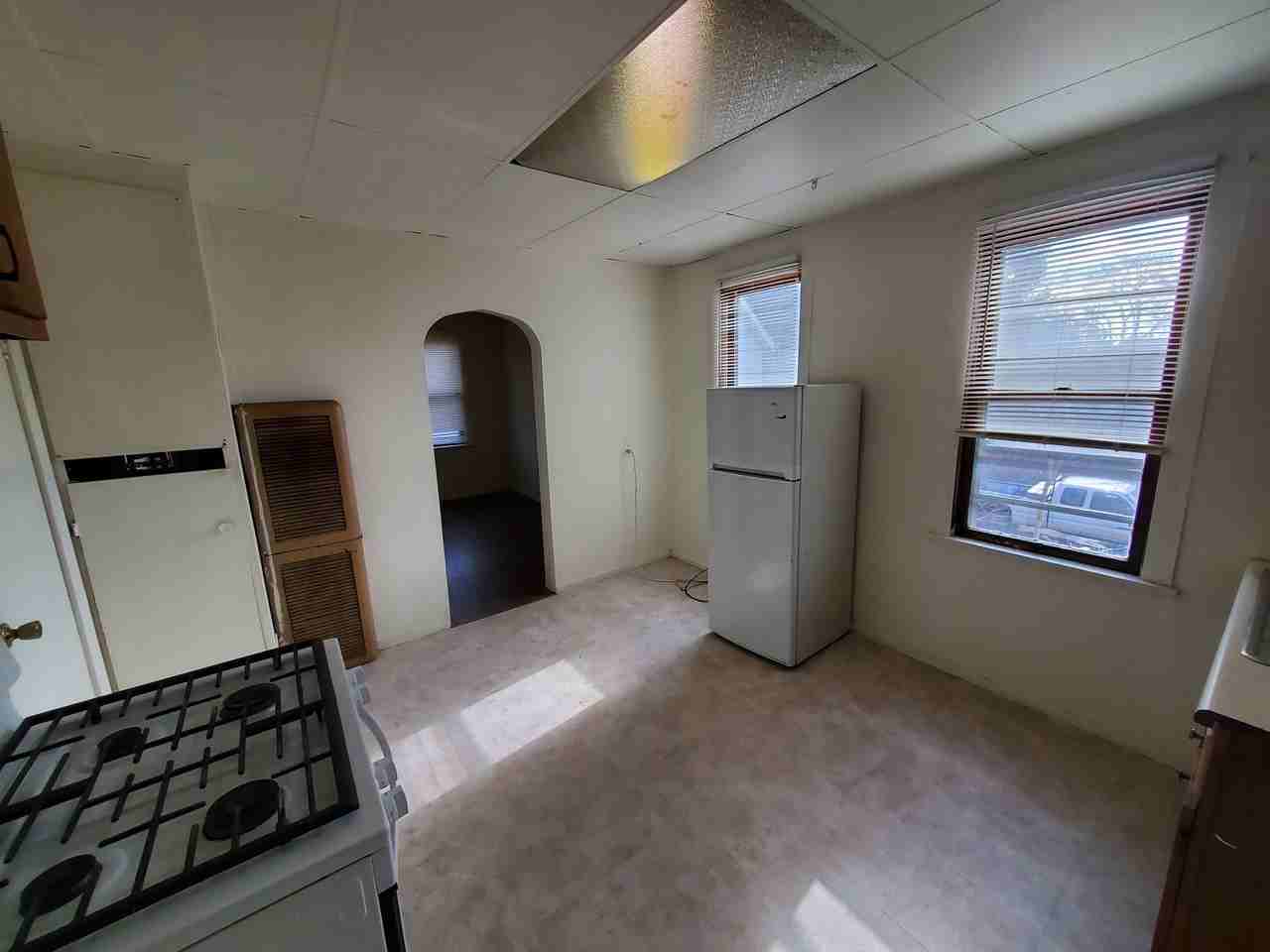 4915 Homerlee Avenue - Photo 3 of 4