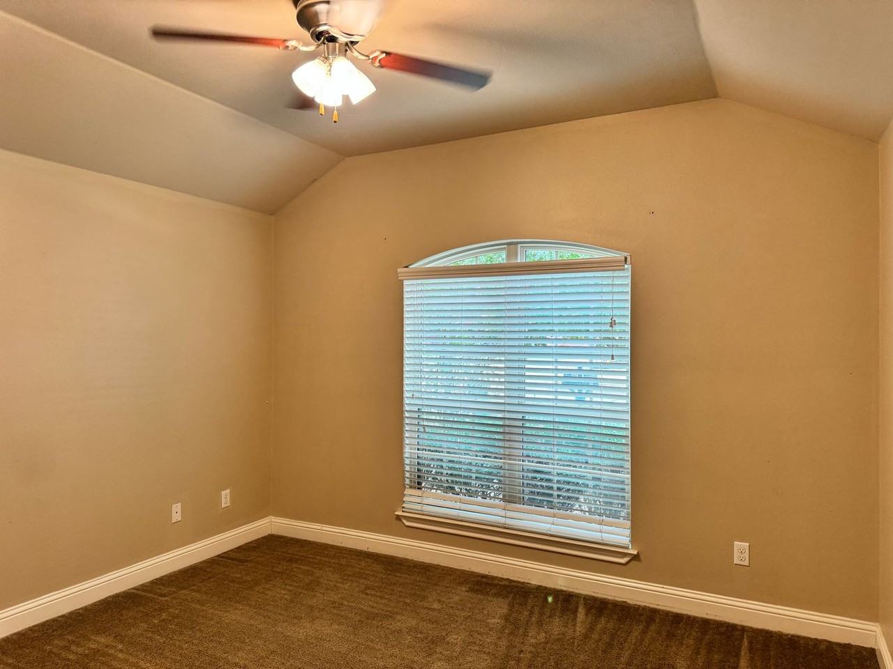 6020 Grace Ave - Photo 3 of 20