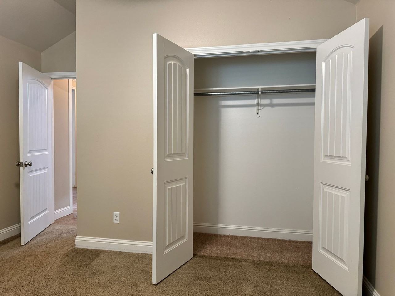 6020 Grace Ave - Photo 4 of 20