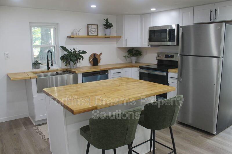 275 Milling Rd - Photo 2 of 32