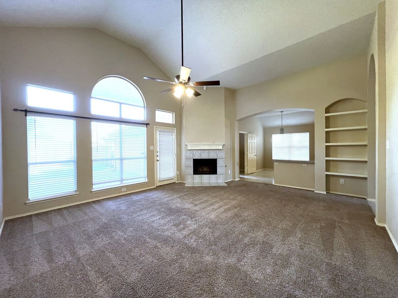 511 Cameron Ln - Photo 2 of 11