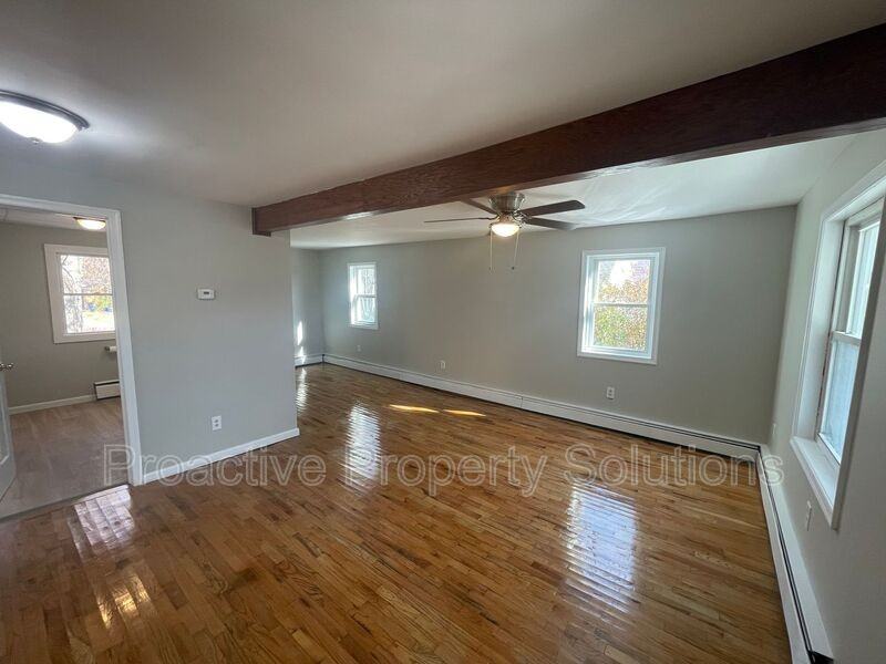 969 Throop St - Photo 3 of 30