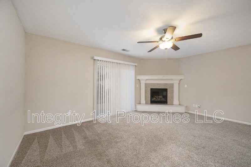 5942 Nw 91st St #5942 - Photo 3 of 13