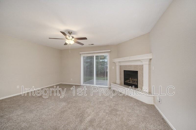 5942 Nw 91st St #5942 - Photo 4 of 13