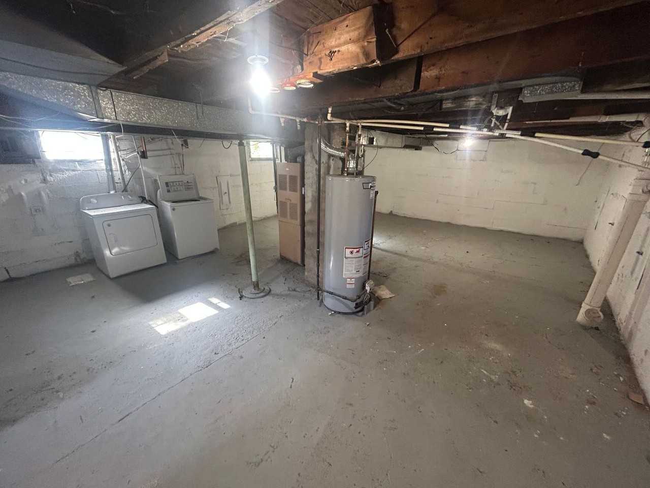 628 Garrison Ave - Photo 3 of 16