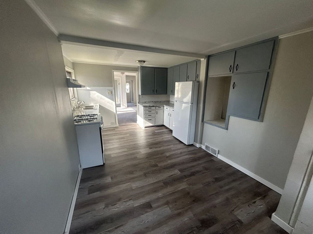 628 Garrison Ave - Photo 5 of 16