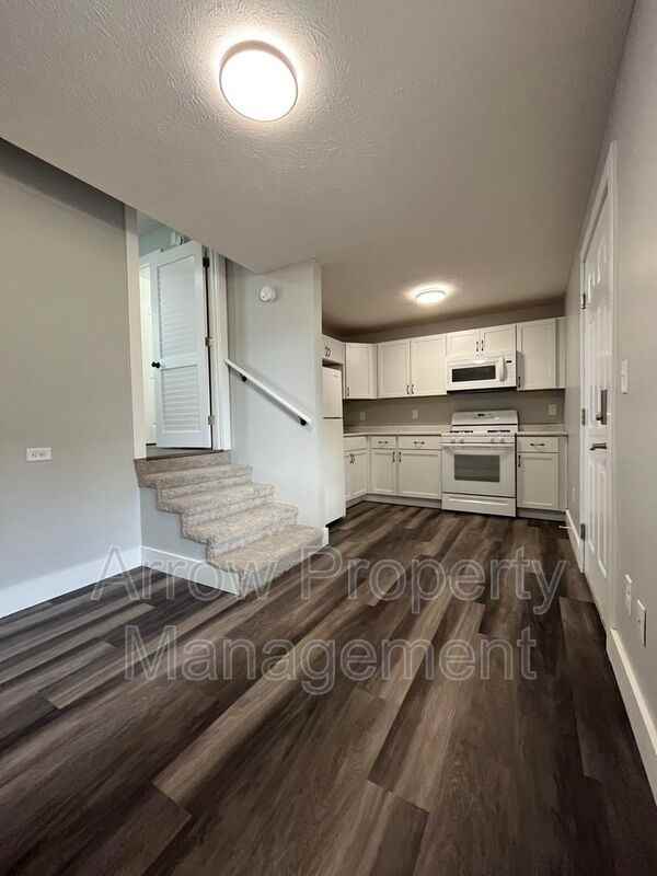 877 N 26th St #13 - Photo 2 of 9