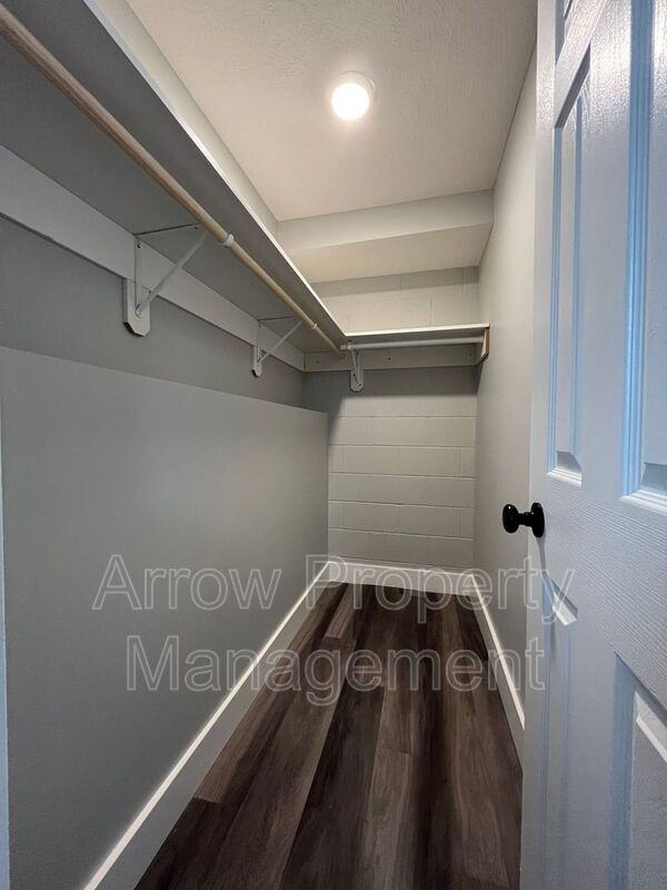877 N 26th St #13 - Photo 7 of 9