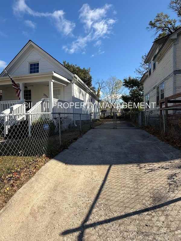 3233 Norton Ave - Photo 2 of 17
