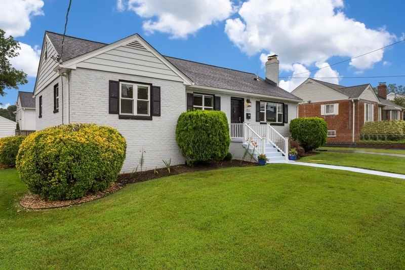 5862 1st St S - Photo 2 of 40