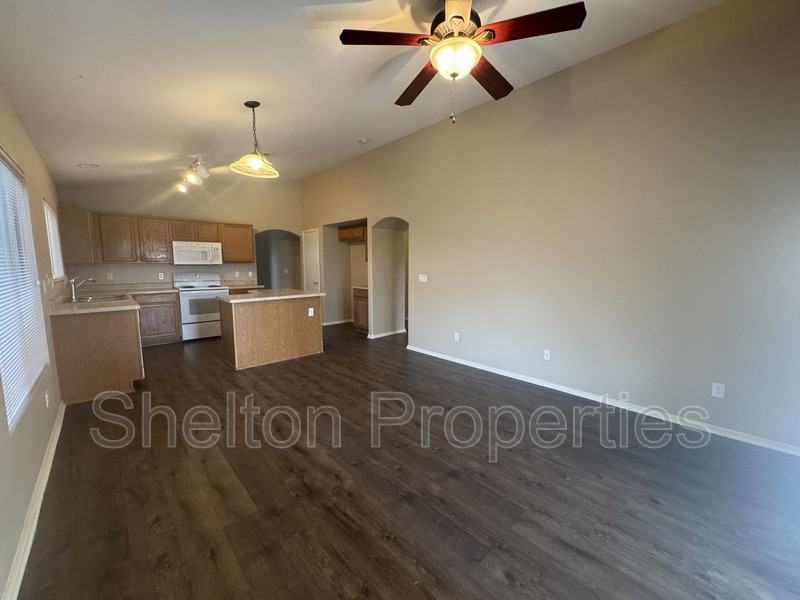 22661 W Mesquite Dr - Photo 4 of 14
