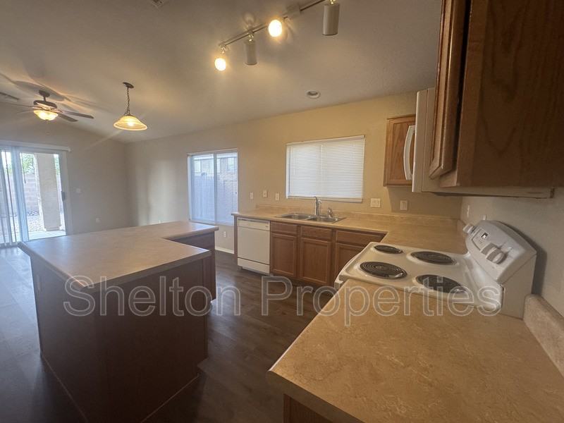 22661 W Mesquite Dr - Photo 5 of 14