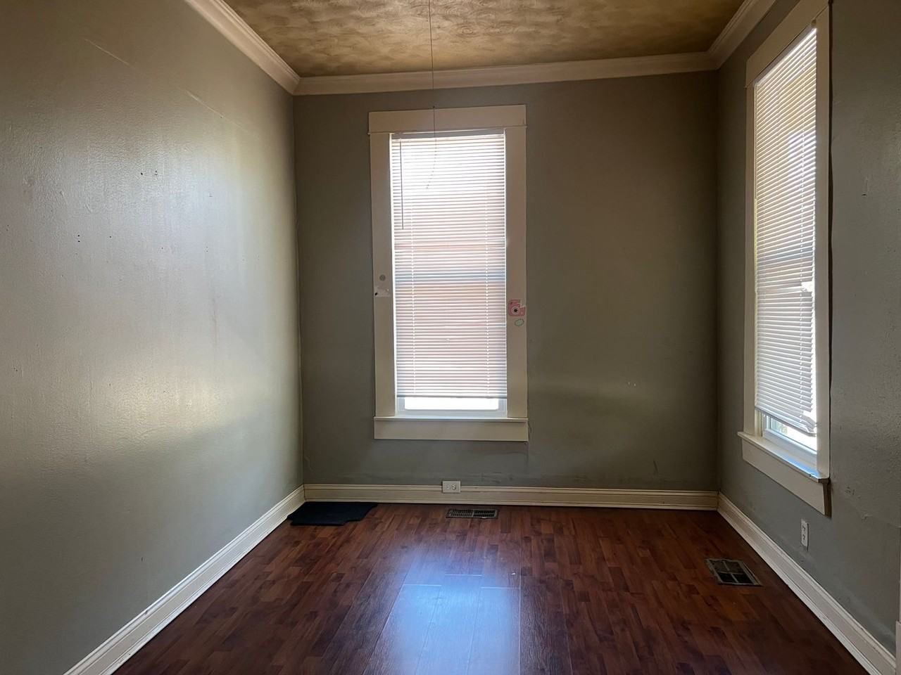 1728 Highland Ave - Photo 4 of 12