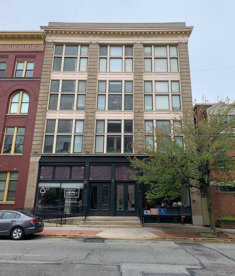 238 N George St - Photo 2 of 12