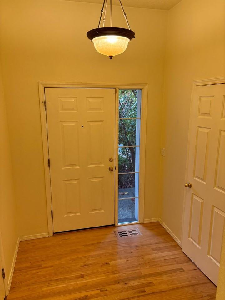 3012 Sw Texas St - Photo 3 of 29