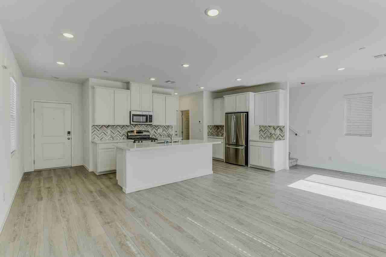 113 Charlie Chase Ave - Photo 5 of 26