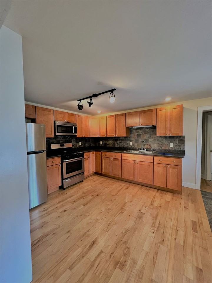 52 North St - Photo 2 of 15