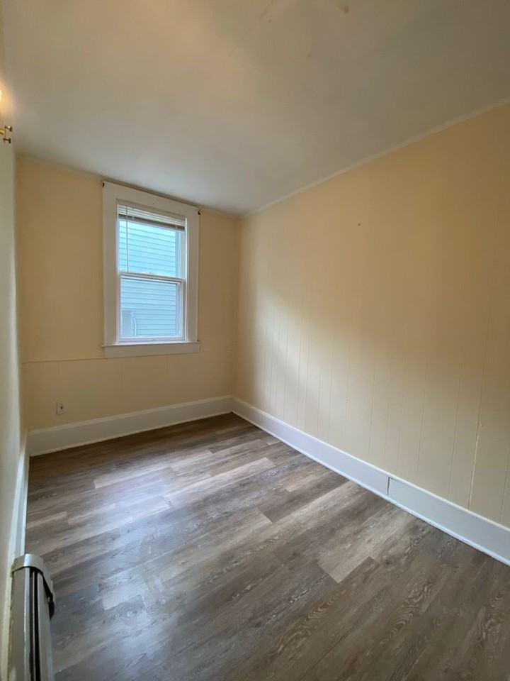 207 South Union St - Photo 4 of 18