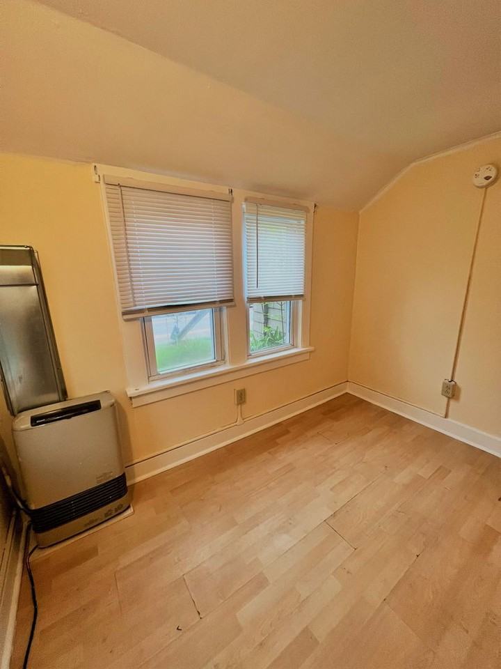 360-364 So. Winooski Ave - Photo 2 of 8