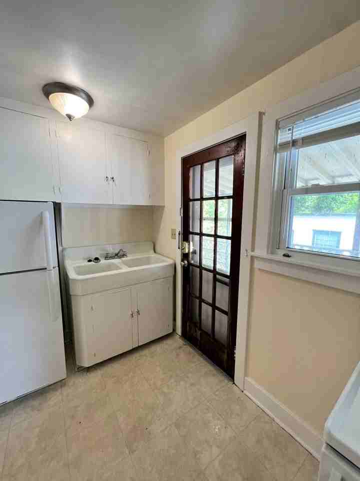 360-364 South Winooski Ave - Photo 5 of 23