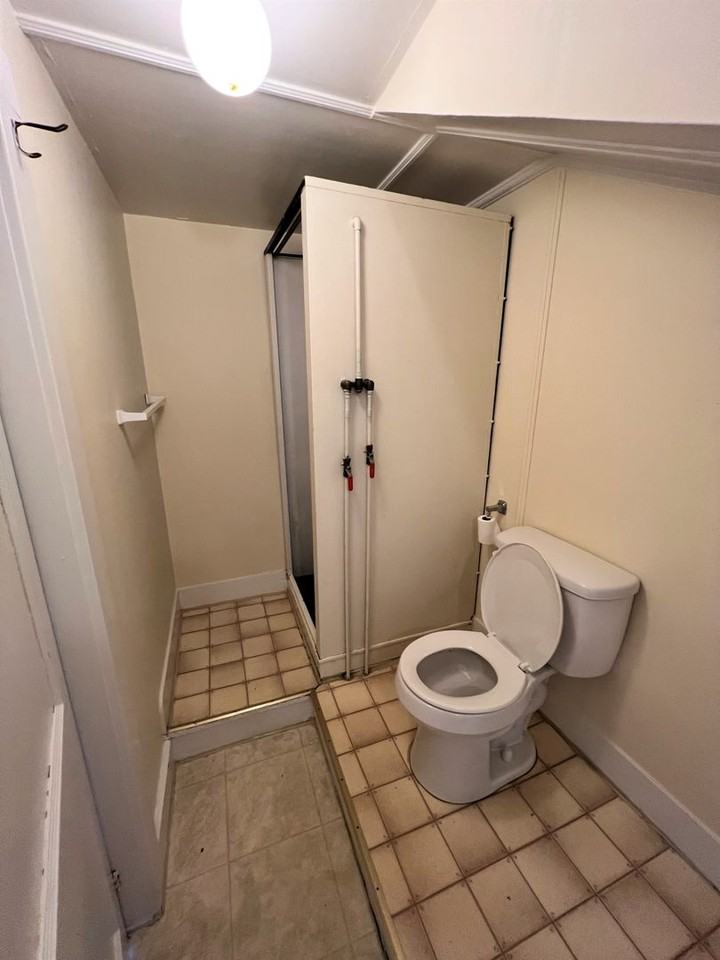 360-364 South Winooski Ave - Photo 4 of 23