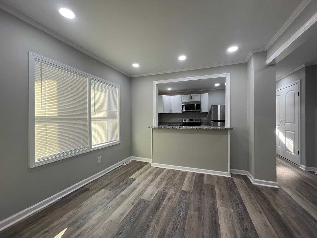 2121 N New Hope Rd - Photo 4 of 15