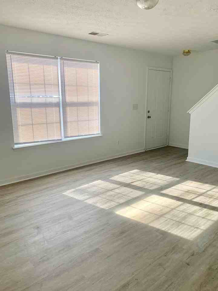 9442 Inaugural Dr - Photo 3 of 9