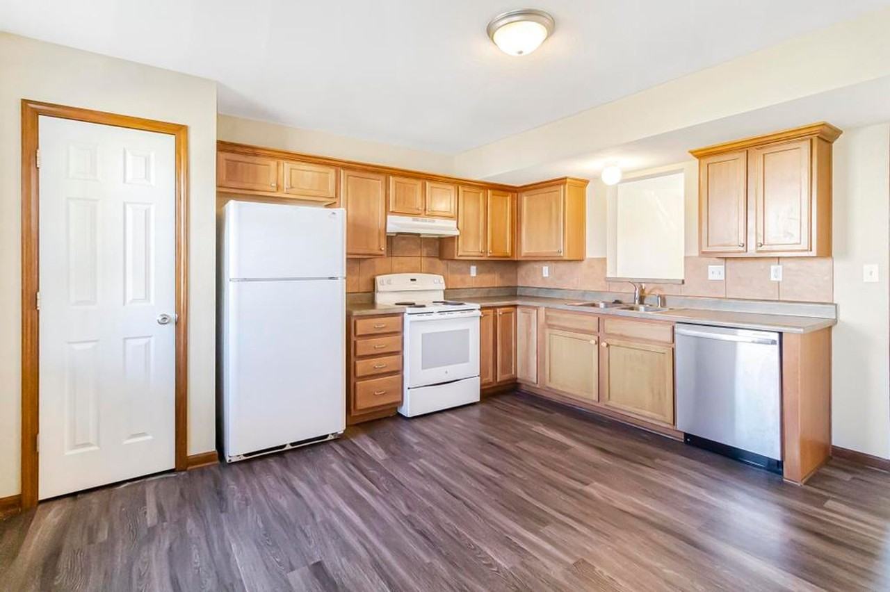 1011 Higgins St - Photo 4 of 21