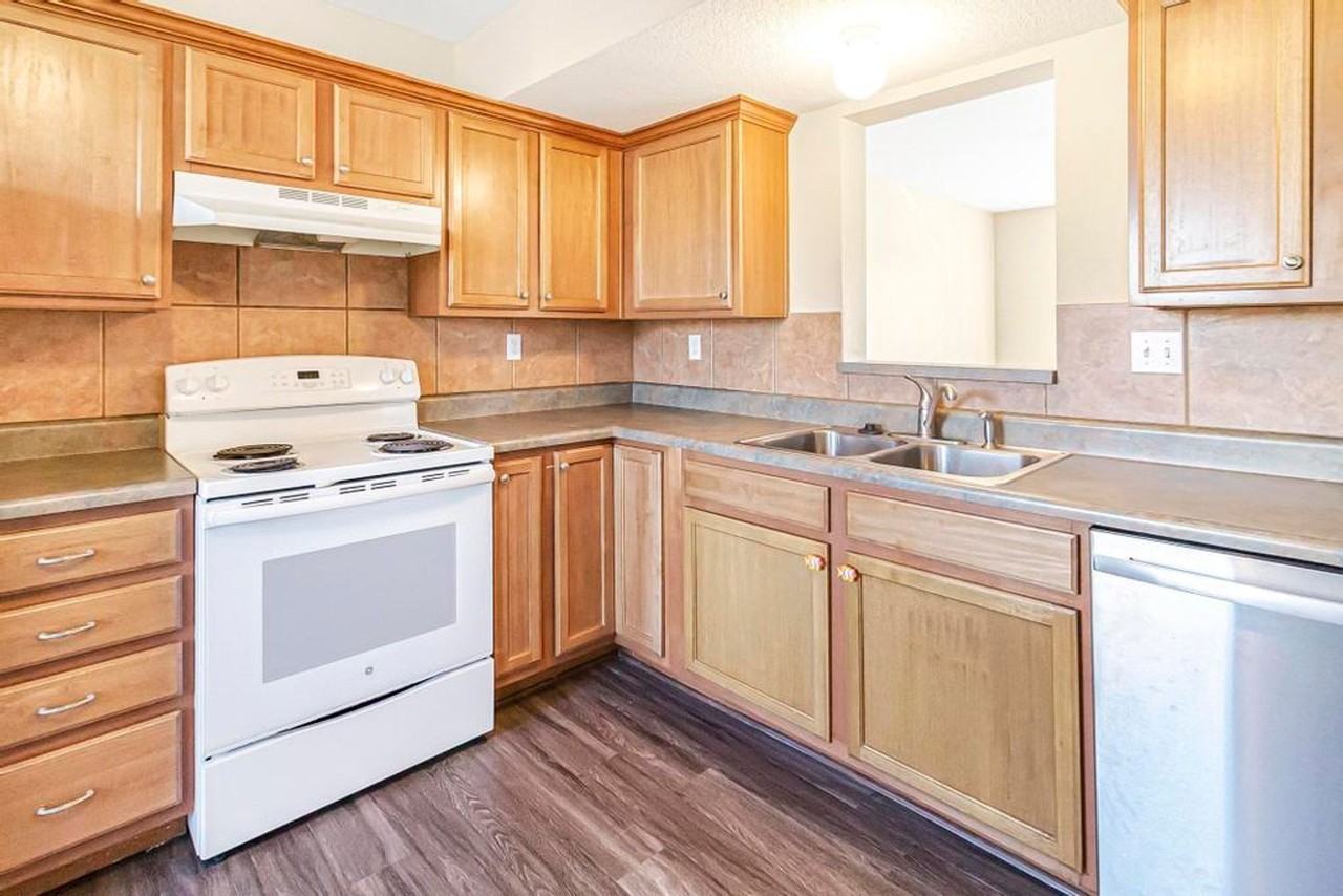 1011 Higgins St - Photo 5 of 21