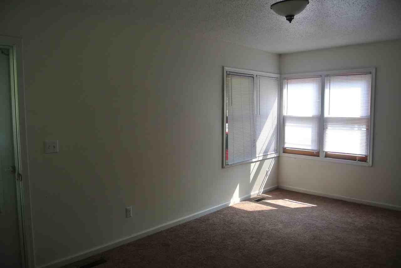 525 12th St Nw - Photo 2 of 9