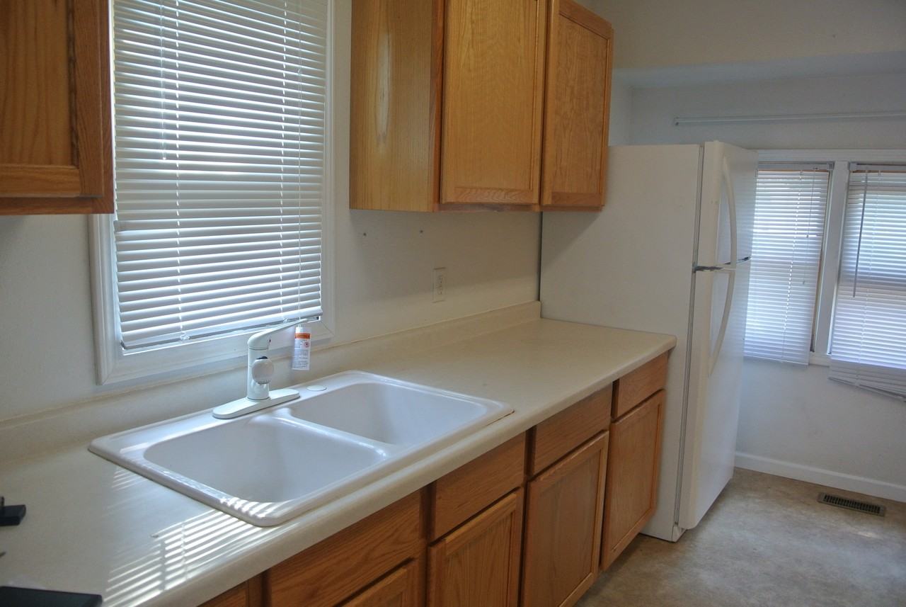 525 12th St Nw - Photo 3 of 9