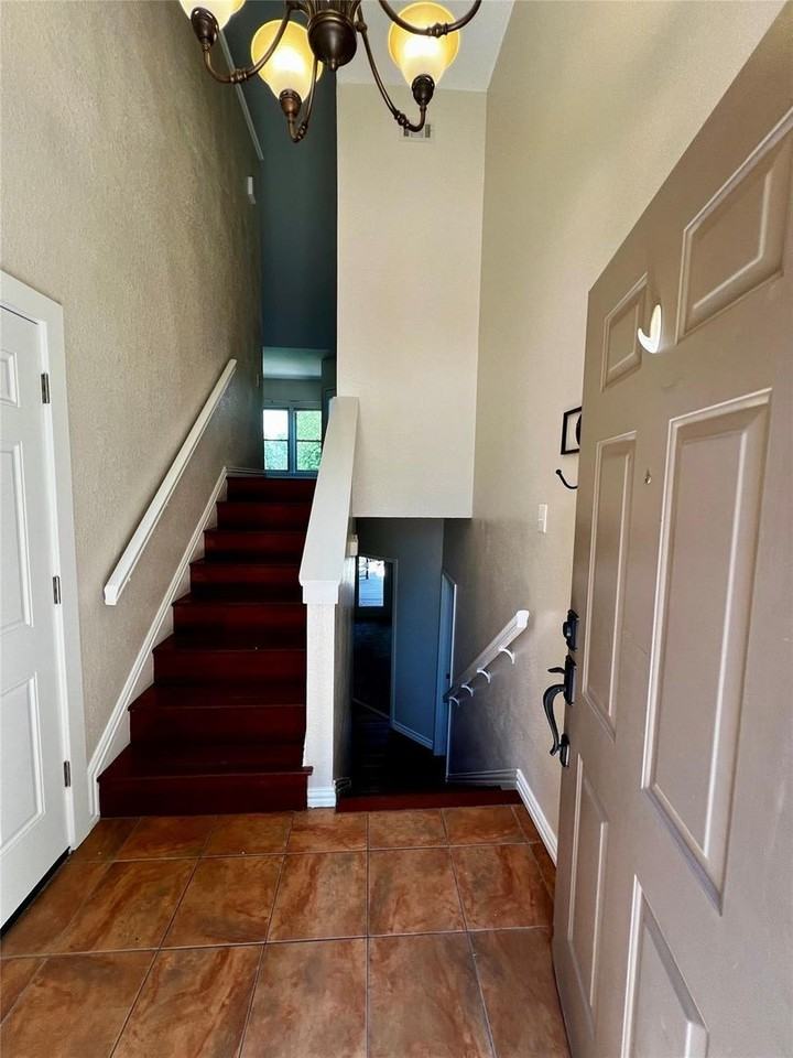 134 Summer Place Cir - Photo 2 of 12