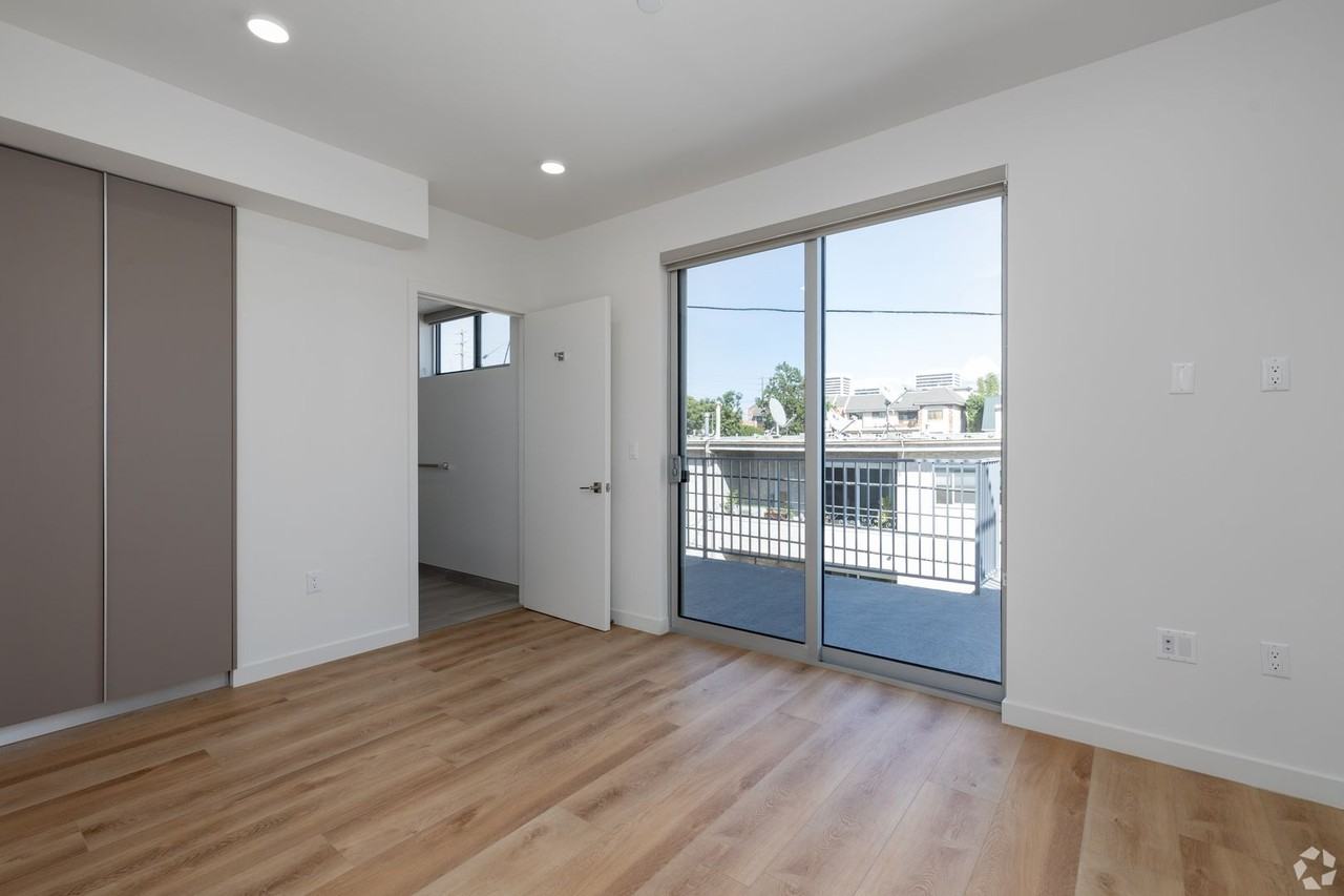 Federal Apartments - Photo 3 of 9