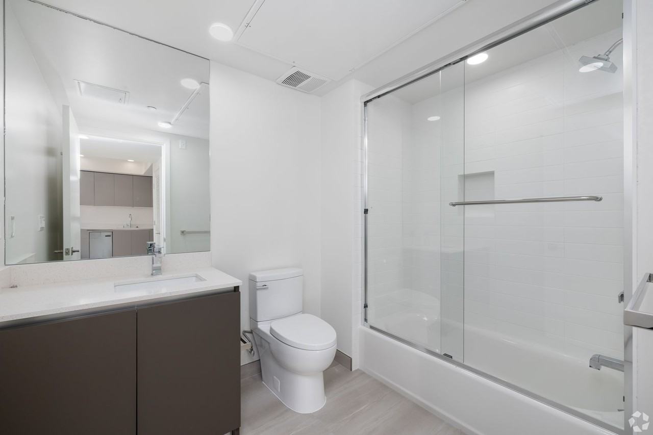 Federal Apartments - Photo 6 of 9