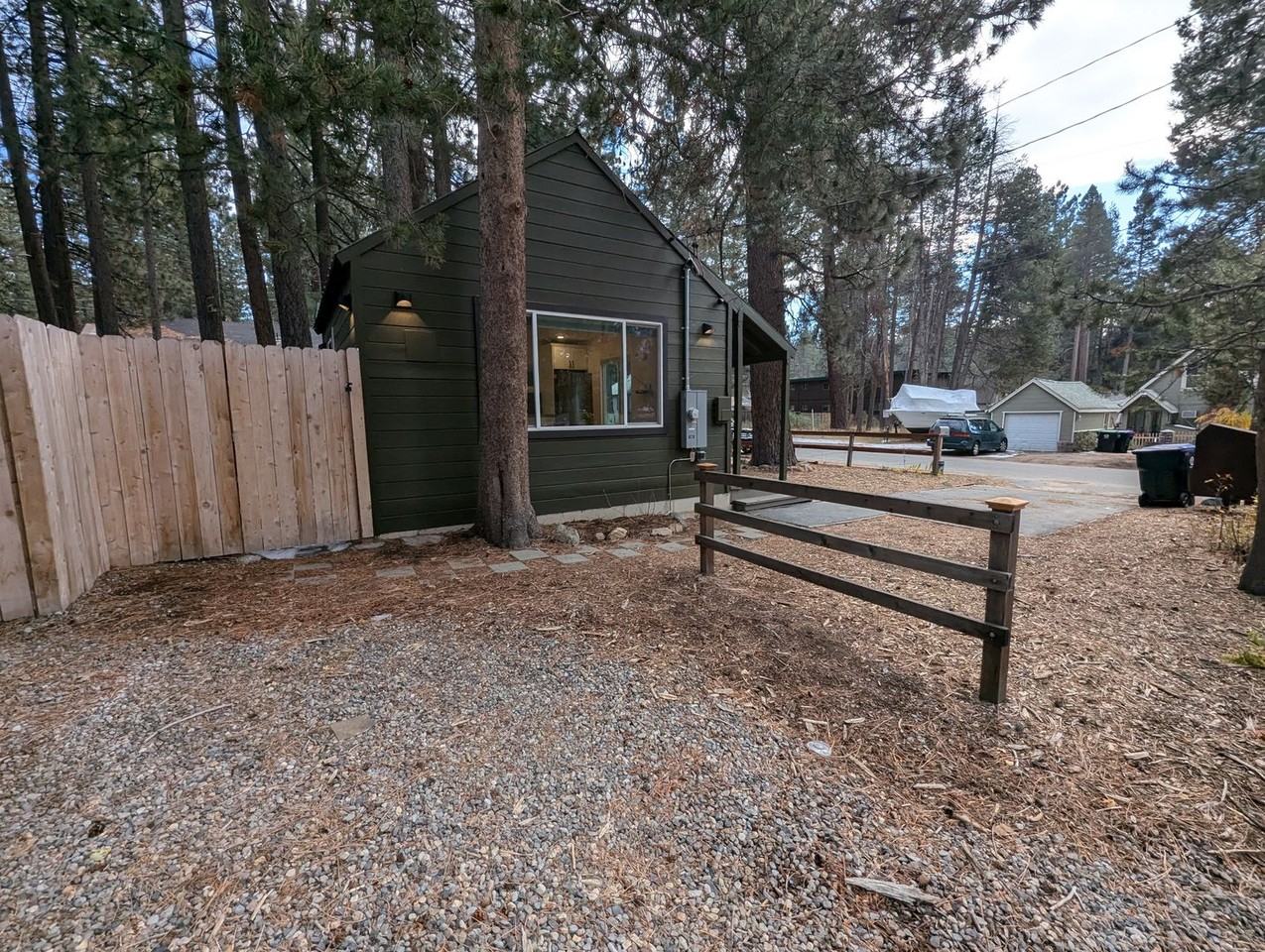 1061 Reno Ave - Photo 3 of 16
