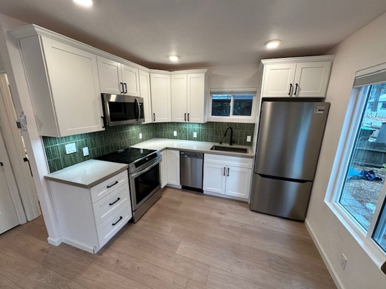 1061 Reno Ave - Photo 6 of 16
