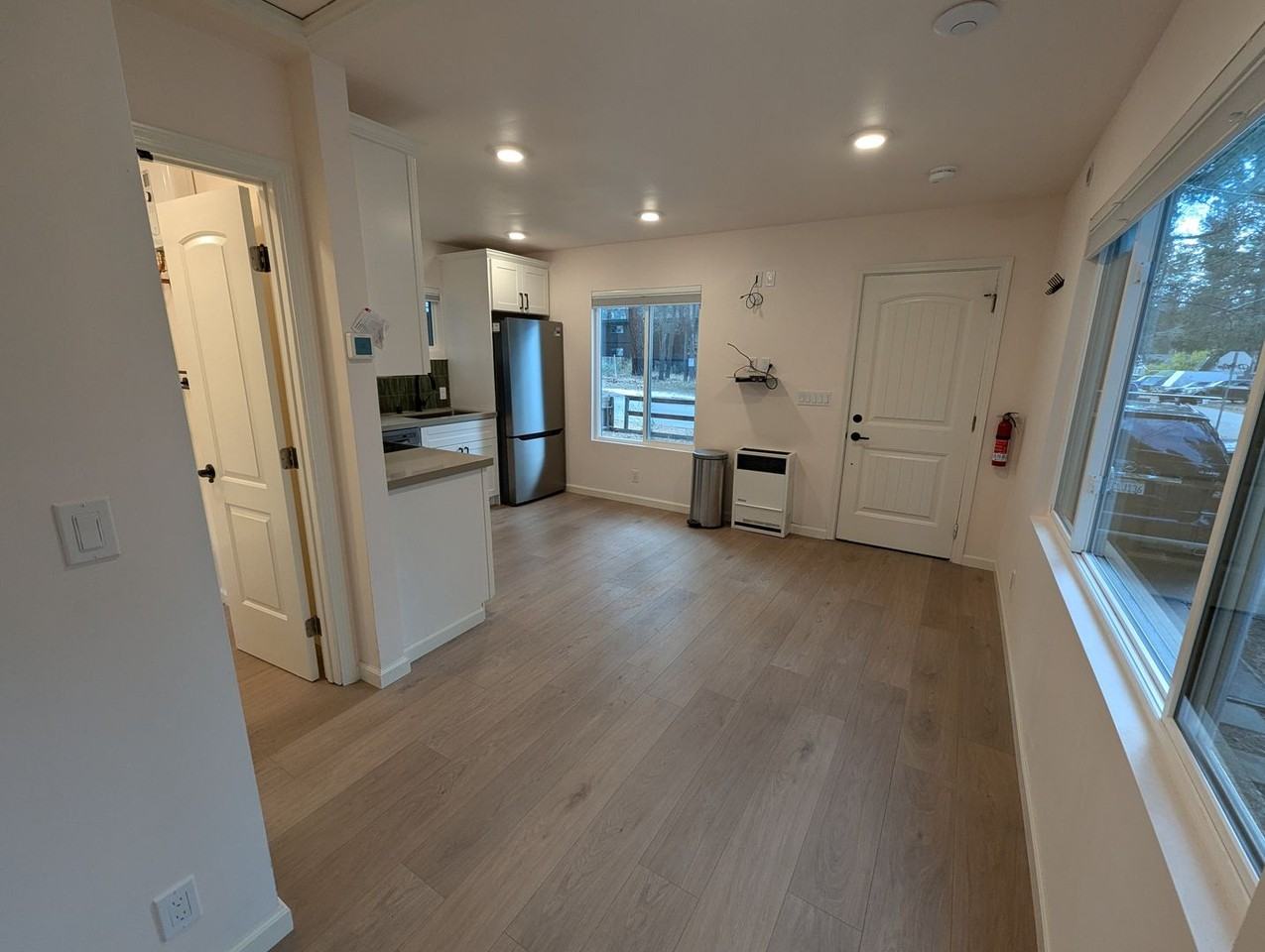 1061 Reno Ave - Photo 7 of 16