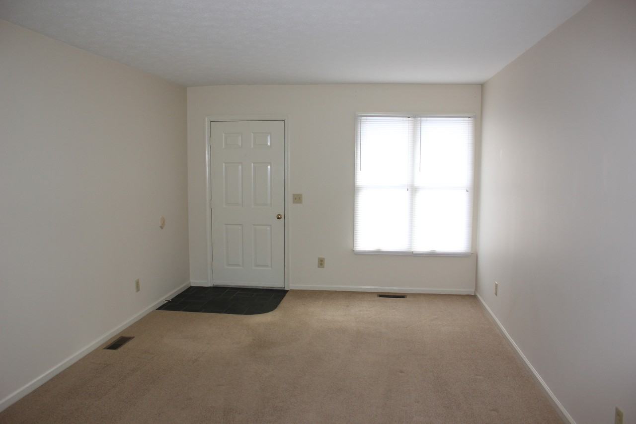 1641 S Burkwood Ct - Photo 3 of 16